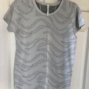 Athleta momentum seamless tee